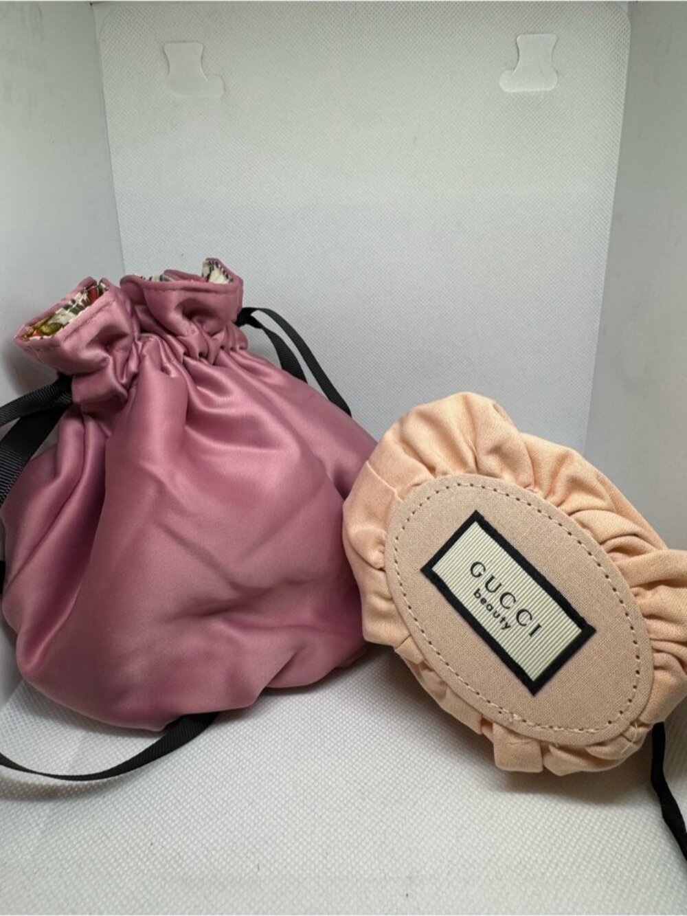 Gucci Beauty Cosmetic Pouch Set of 2 Pink & Beige Drawstring Bags 0892 - Picture 13 of 14